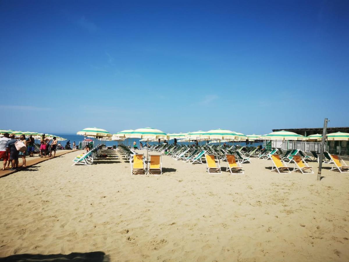 Appartamento In Villa A Tirrenia, Eleganza E Comfort A Pochi Passi Dal Mare Pisa Exterior photo
